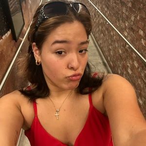 Meet your Posher, Thalia